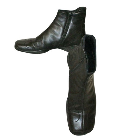 square toe flat ankle boots